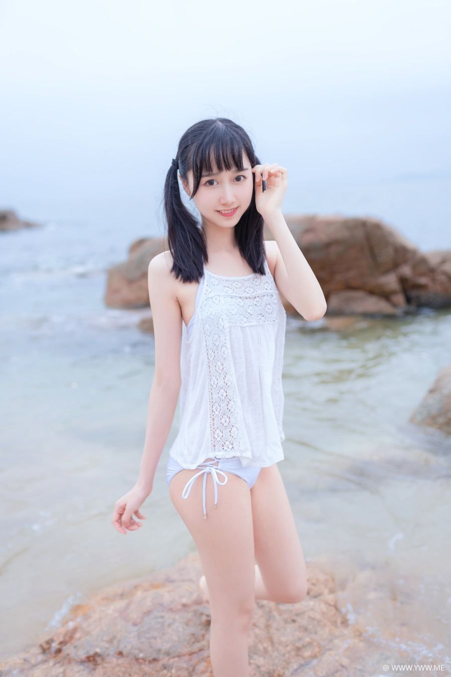 萌系小姐姐木绵绵OwO – 海边白色比基尼电子版-像素点