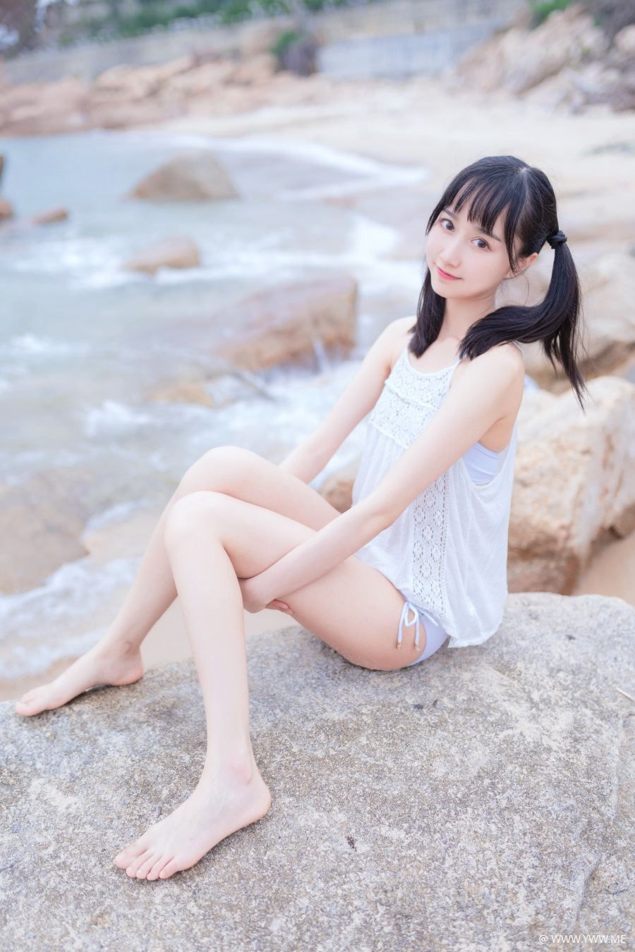 萌系小姐姐木绵绵OwO – 海边白色比基尼电子版-像素点