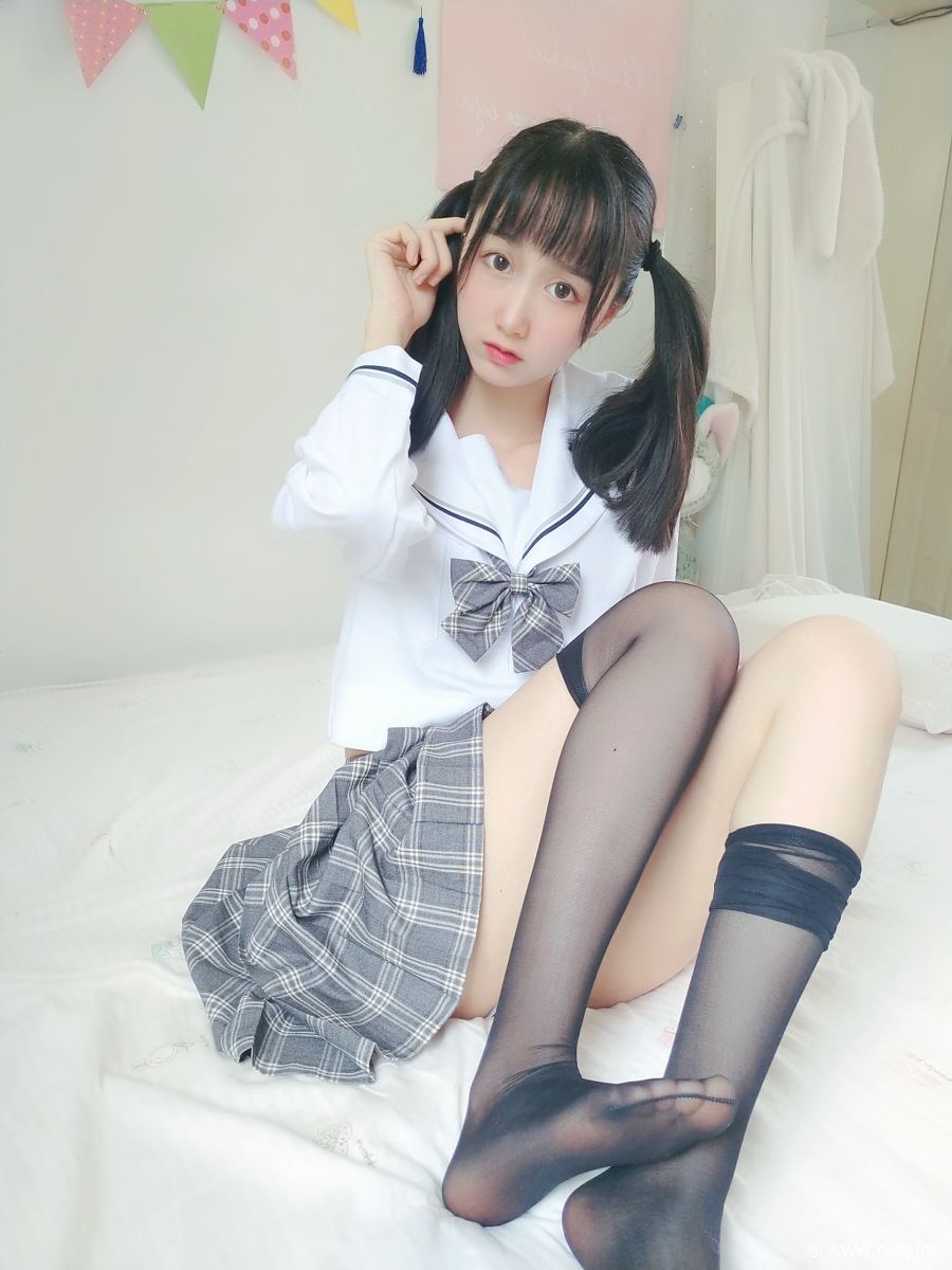 萌系小姐姐木绵绵OwO – 灰格子JK-像素点