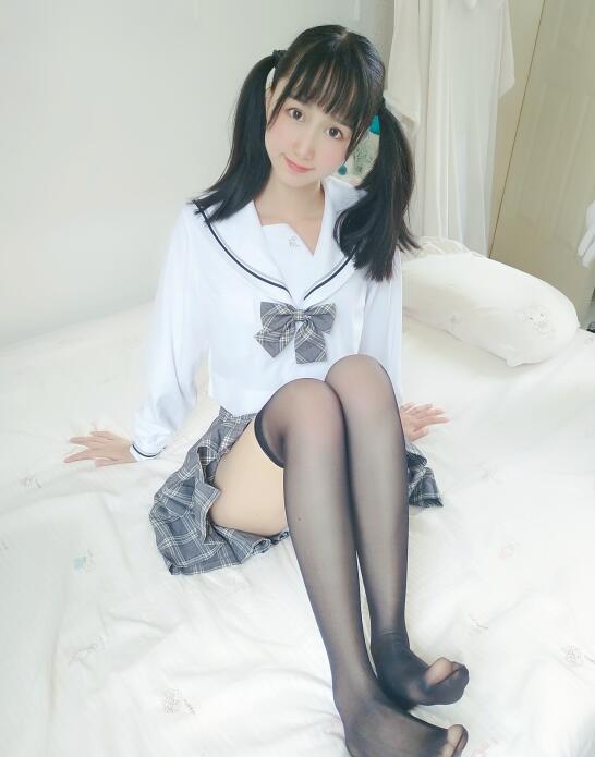 萌系小姐姐木绵绵OwO – 灰格子JK