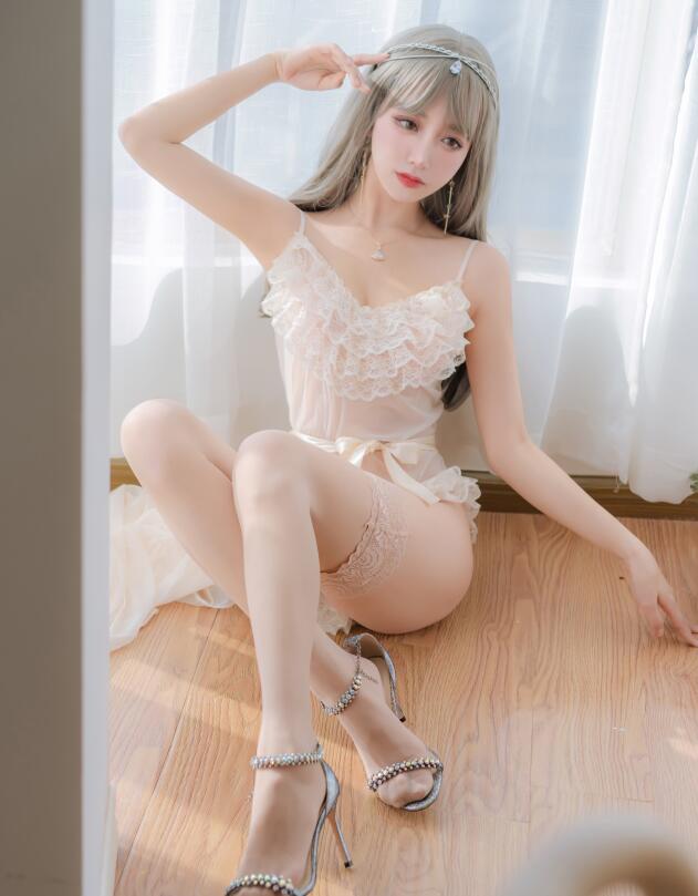 斗鱼主播@过期米线线喵 – 凡尔赛公主