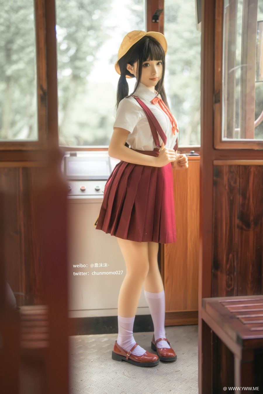 知名Coser@蠢沫沫 红火车-像素点