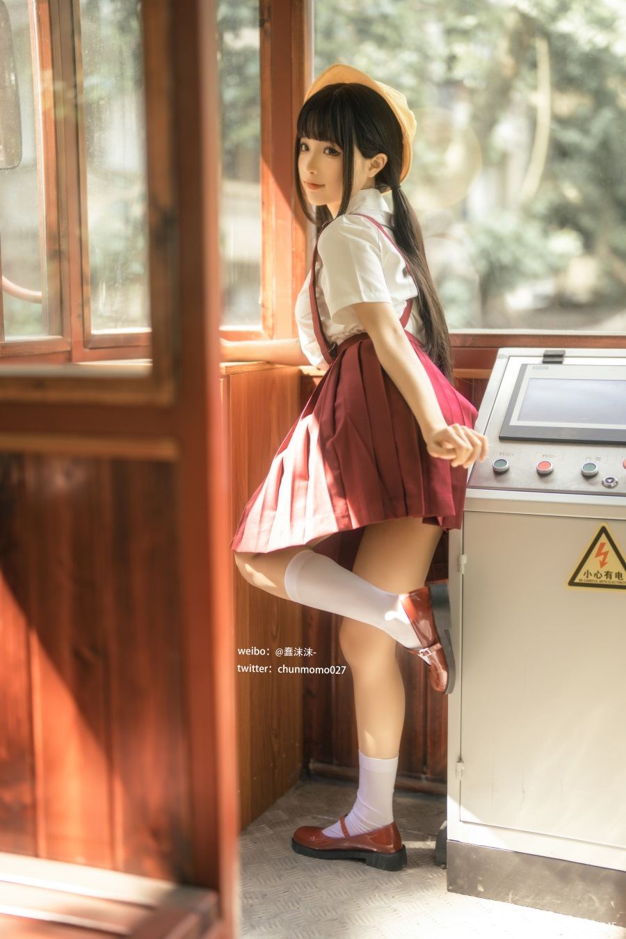 知名Coser@蠢沫沫 红火车-像素点