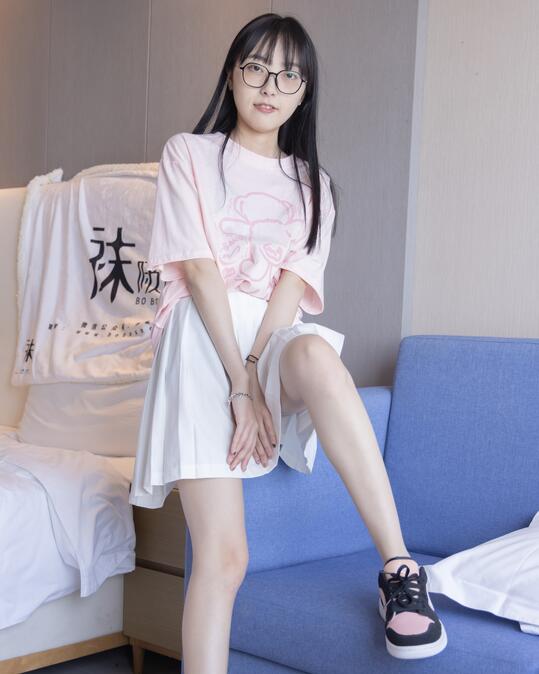 [BoBoSocks袜啵啵] NO.091 稚予-板鞋、淡粉色船袜、黑色船袜、裸足（花絮版）