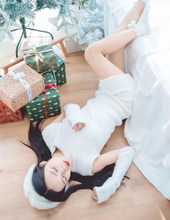 [YWW.ME] 2022.02.11 纯白季节 老猪