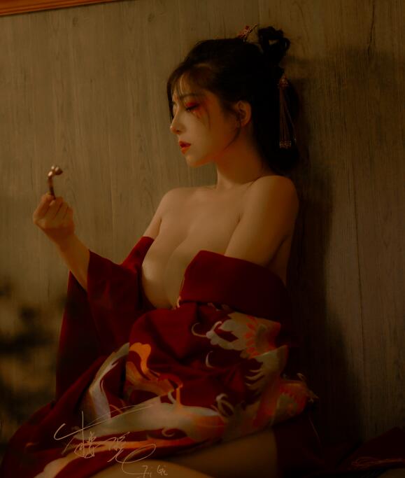 樱晚gigi – 粉丝群收费写真11 惊鸿