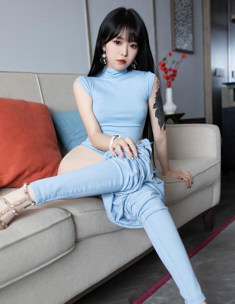 [XIAOYU语画界] 2022.06.13 VOL.797 奶瓶. 丝袜美腿