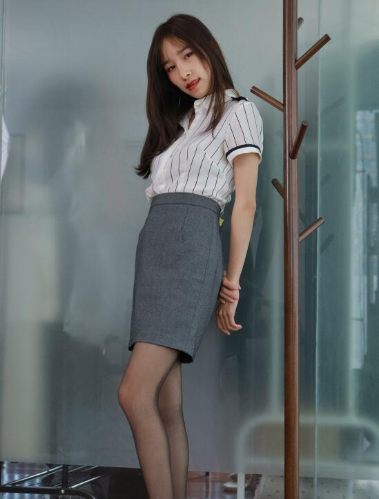 [IESS异思趣向] 2022.03.30 丝享家 1044：美子《酒红色美甲》