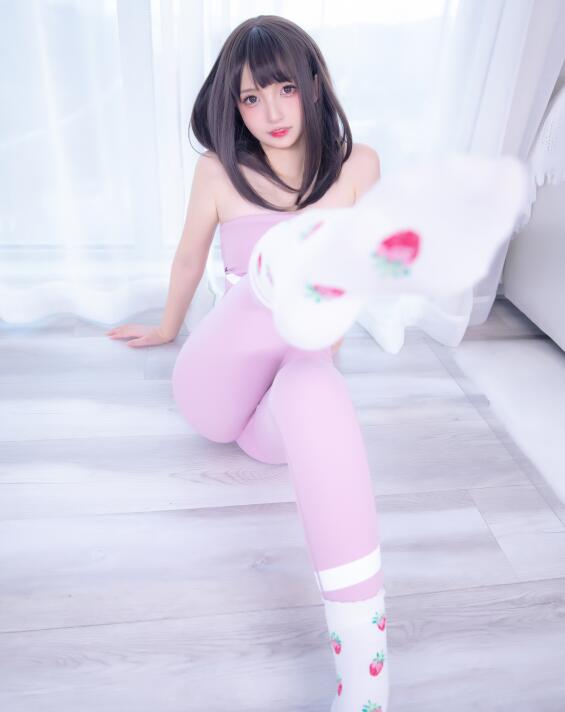 神楽坂真冬 – 草莓蜜桃