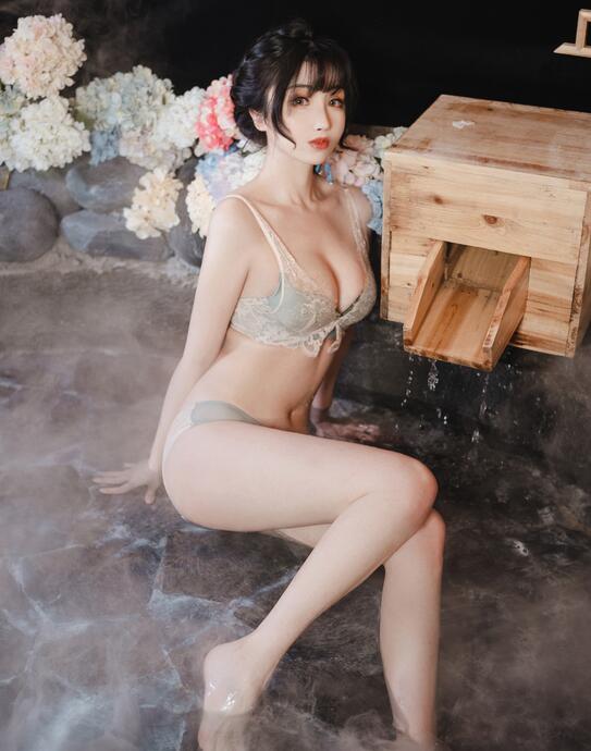 知名动漫Coser@rioko凉凉子 《年上の韵》温泉旅行