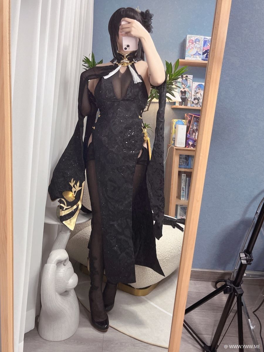 知名动漫Coser@rioko凉凉子 镇海 自拍-像素点