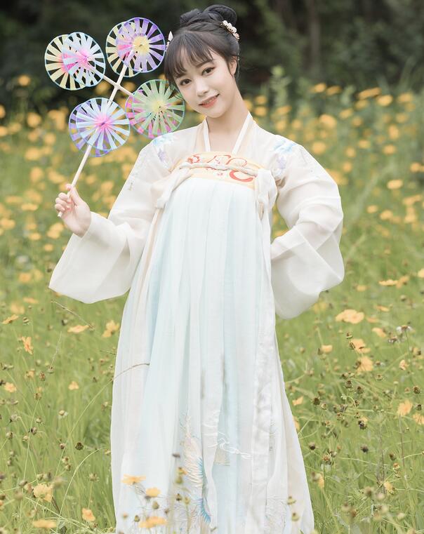 [YWW.ME] 2022.04.01 小花花 梨一依