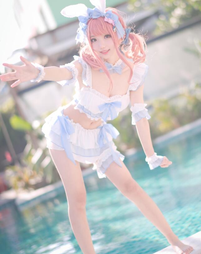 花柒Hana – 夏日甜芯泳装写真