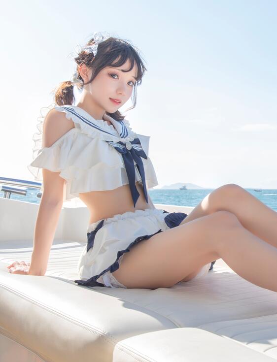 花柒Hana – 三亚熊之海军风泳装