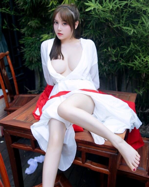 [XiuRen秀人网] 2022.08.10 No.5414 豆瓣酱 古装美臀