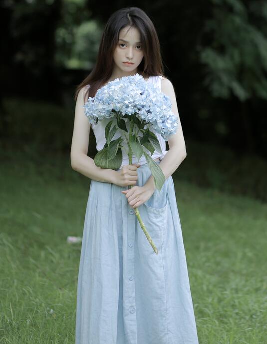[YWW.ME] 2022.04.30 雨后清爽的风 屈凌西