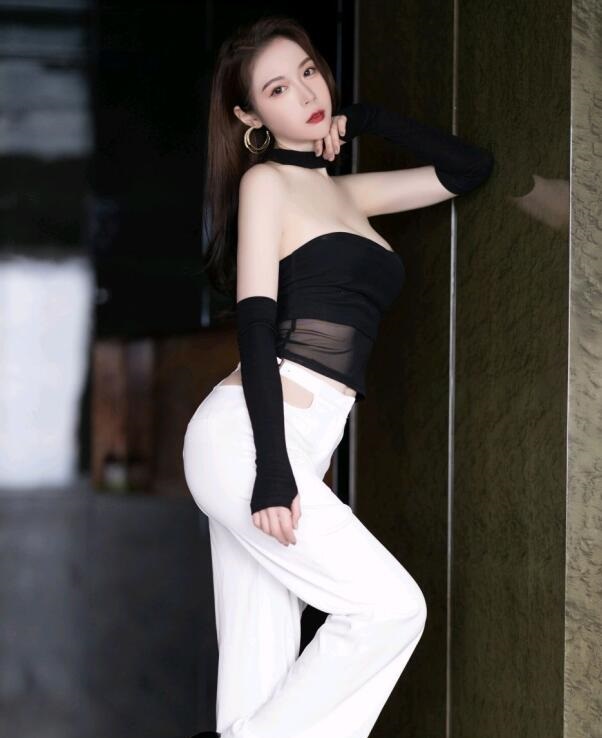 [XiuRen秀人网] 2022.08.24 No.5487 梦心玥 佛山心愿旅拍