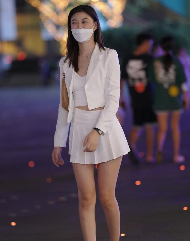凯恩公爵作品 肤白貌美百褶裙美女