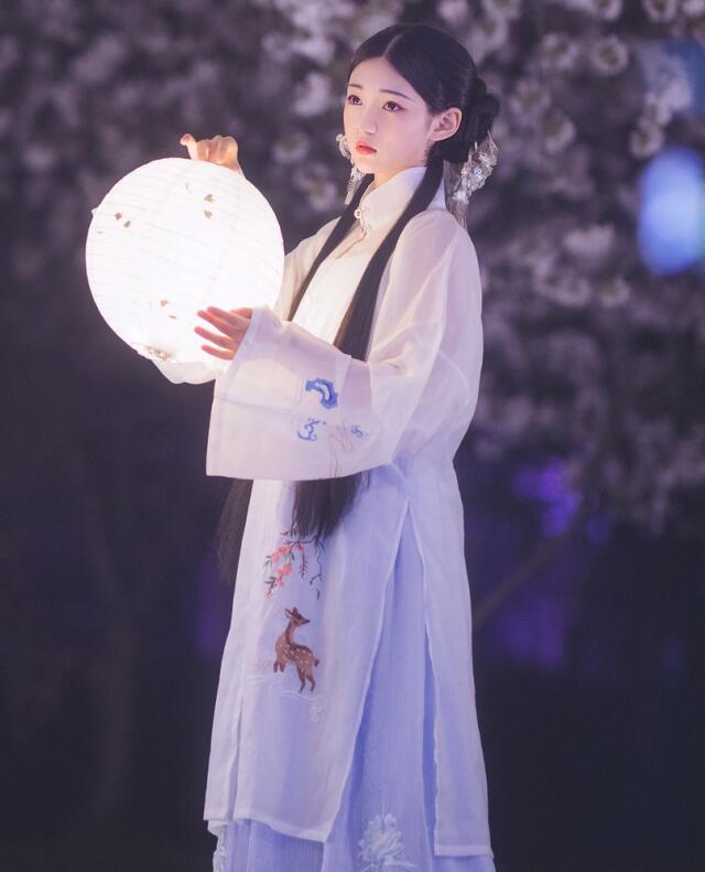 [YWW.ME] 2022.05.11 梦遣看花人 吴莹琨琨