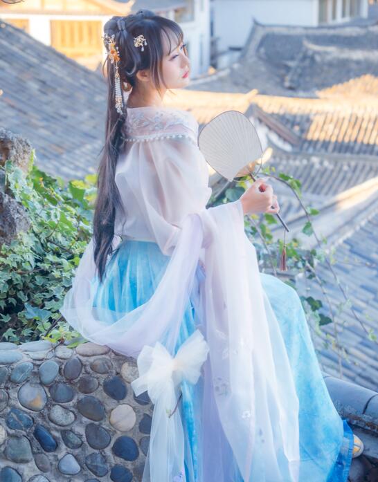 [YWW.ME] 2022.05.14 丽江屋顶 兔子Zzz不吃胡萝卜