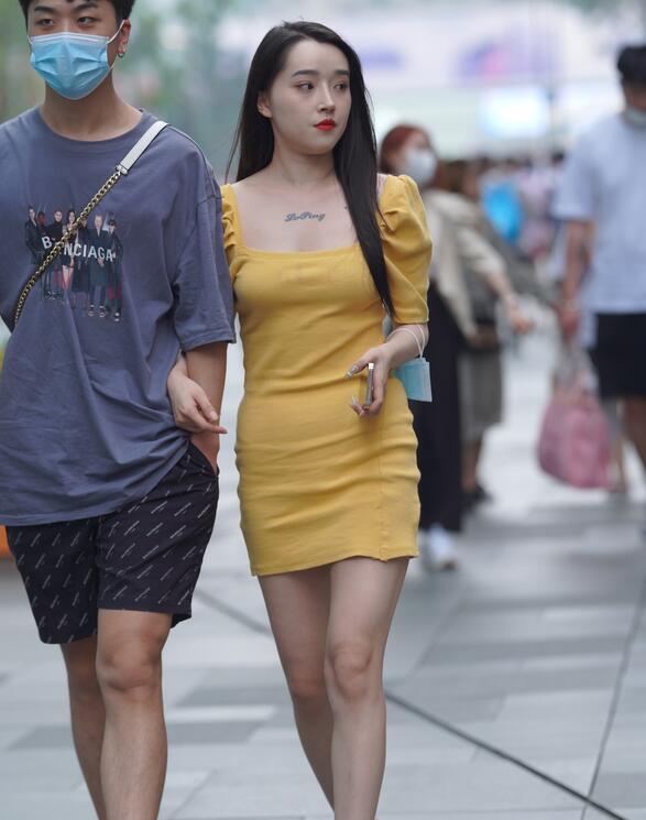 凯恩公爵作品 黄裙女友