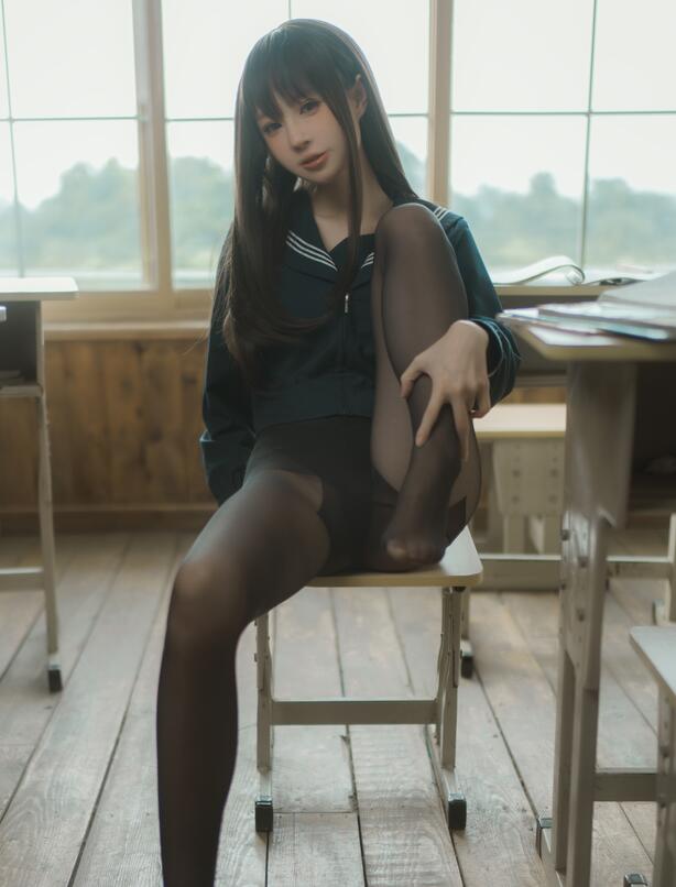 西园寺南歌 – 与班长的游戏