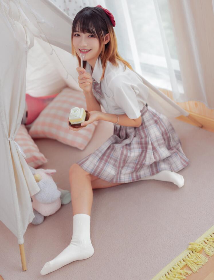 [YWW.ME] 2022.05.18 少女心事 兔子Zzz不吃胡萝卜