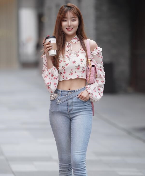 凯恩公爵作品 可爱的大长腿美女