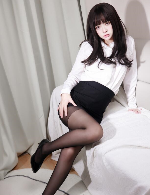 COS美女 疯猫ss – 2022夏日限定B本 OL