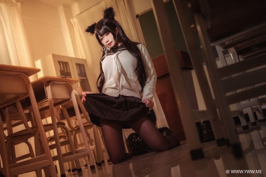 贞子蜜桃 – 碧蓝航线 爱宕高雄制服-像素点