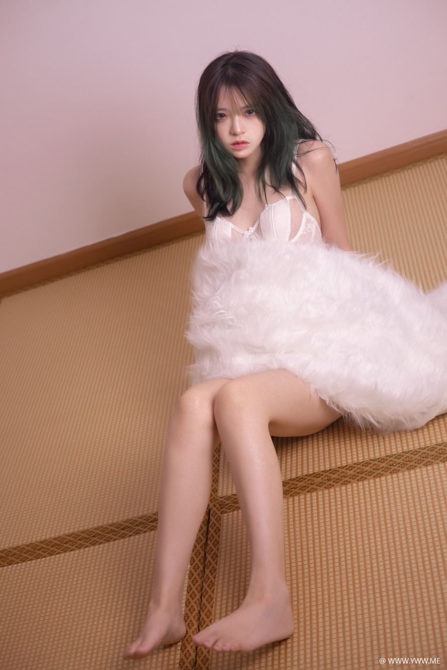 COS美女 疯猫ss – 2022夏日限定A本 毛绒毯-像素点