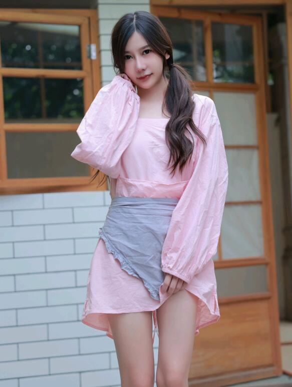 [XiuRen秀人网] 2022.10.12 No.5697 尹甜甜 美腿厨娘