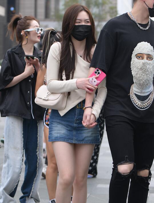 凯恩公爵作品 牛仔短裙女友