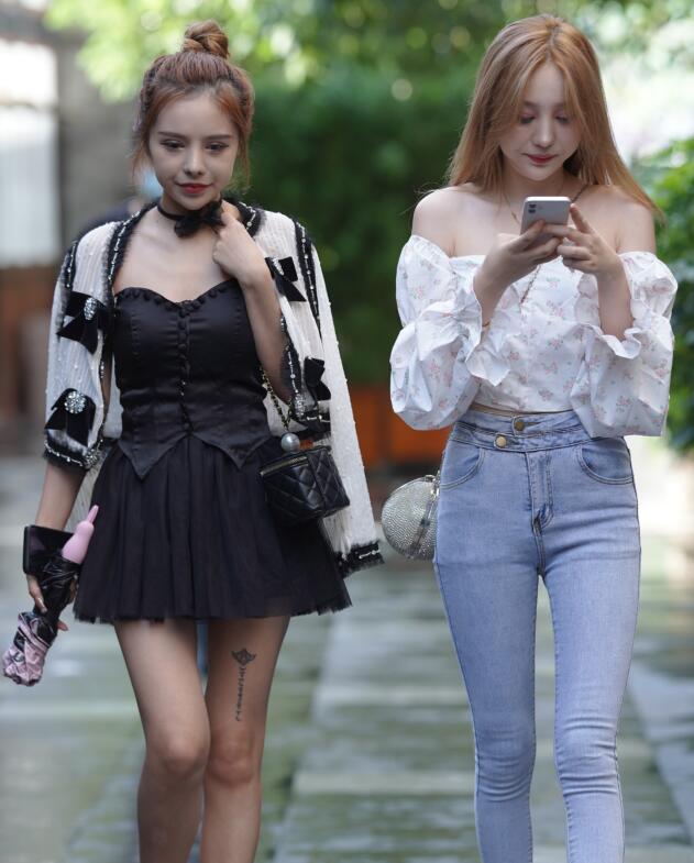 凯恩公爵作品 牛仔裤美眉+身材真好