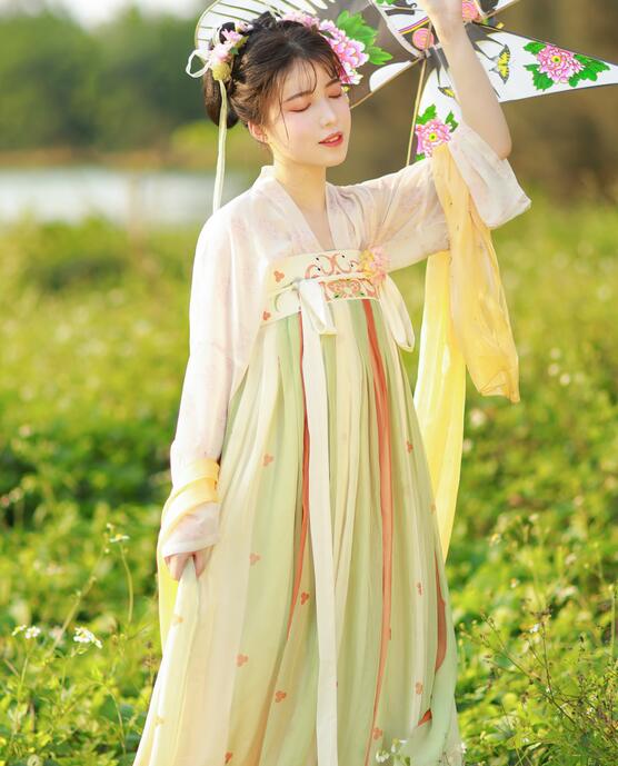 [YWW.ME] 2022.06.11 夏日少女 我超白_