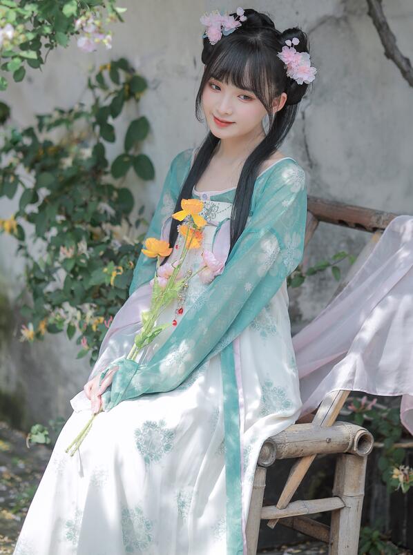 [YWW.ME] 2022.06.14 渐开荷芰落蔷薇 莉莉崽w
