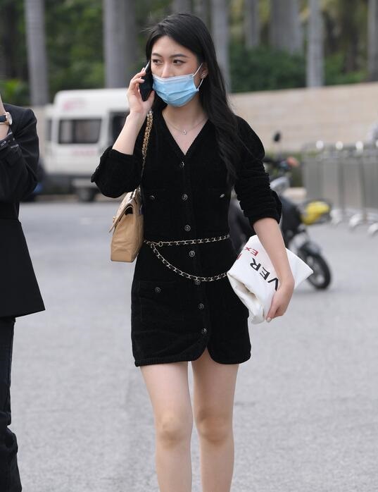 视觉冲击作品 大白腿高跟美女