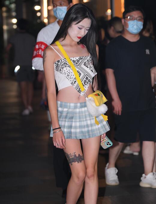 视觉冲击作品 大长腿百褶裙美女