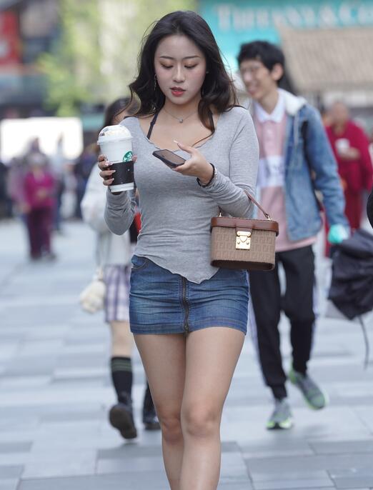 凯恩公爵作品 身材曼妙的美女