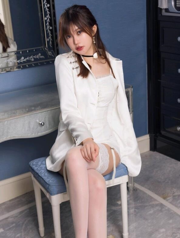 [XiuRen秀人网] 2022.11.11 No.5845 绮里嘉ula 丝袜美腿