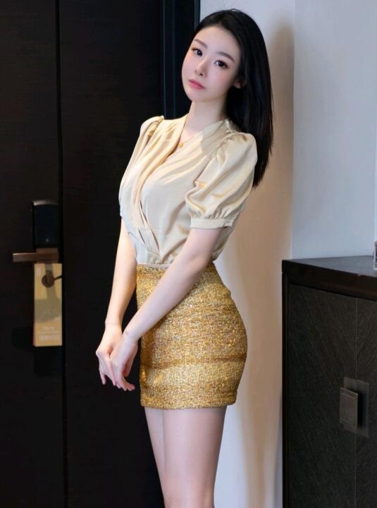 [XiuRen秀人网] 2022.11.14 No.5853 是小逗逗 美腿丝袜