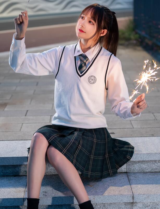 [YWW.ME] 2022.06.26 青草味的河堤 兔子Zzz不吃胡萝卜