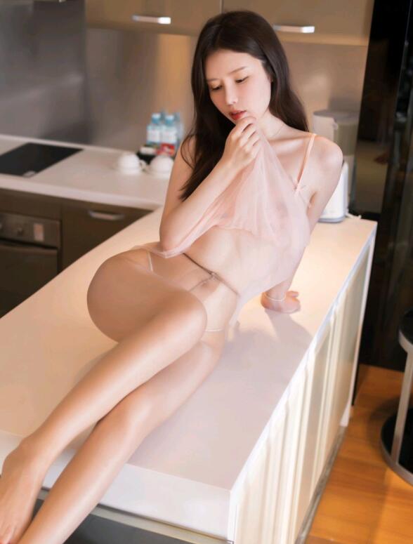 [XiuRen秀人网] 2022.11.17 No.5867 吴雪瑶 丝袜美腿