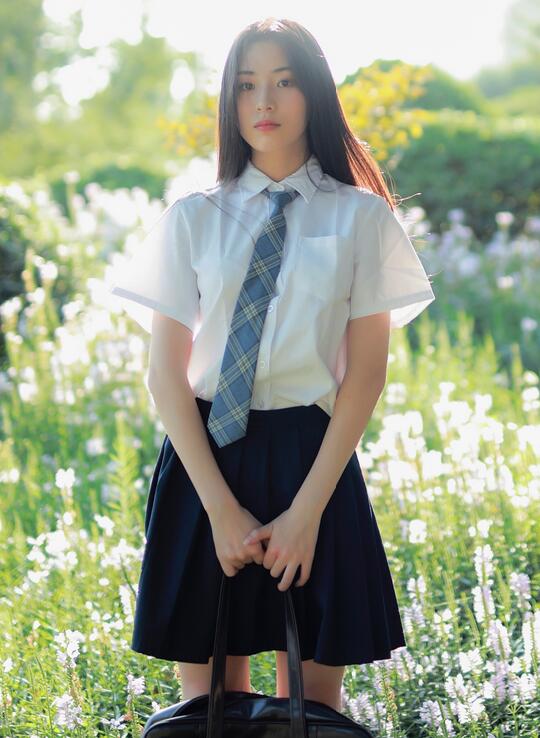 [YWW.ME] 2022.07.02 风很温柔，花很鲜艳 一帆