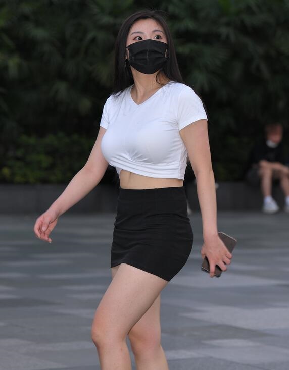 久久作品 高跟鞋短裙美女