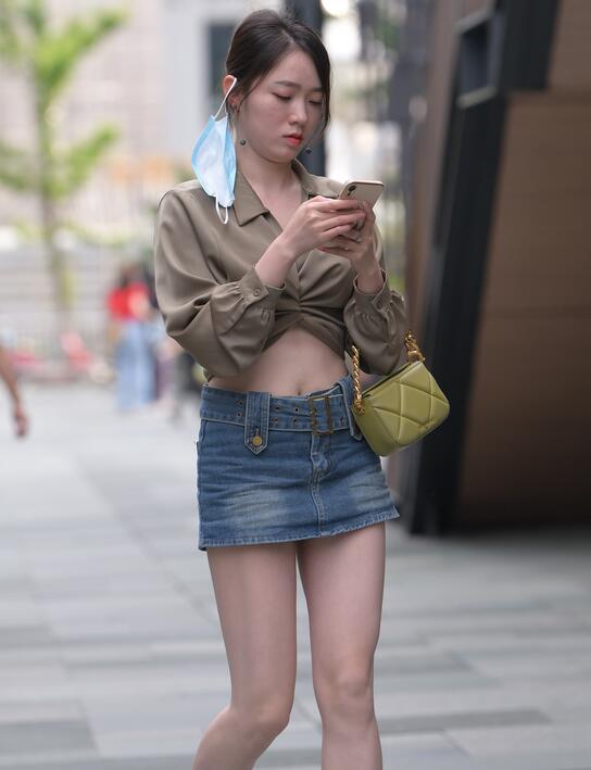 视觉冲击作品 牛仔短裙美女