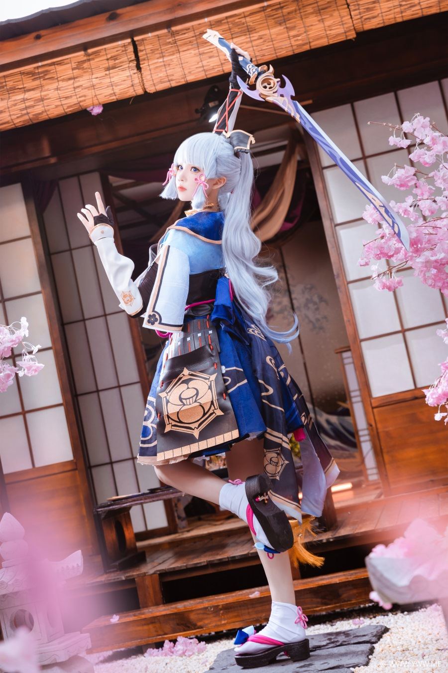 萝莉风COS 桜桃喵 – 神里绫华-像素点