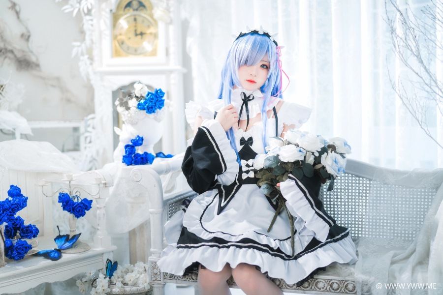 萝莉风COS 桜桃喵 – 长发蕾姆02-像素点