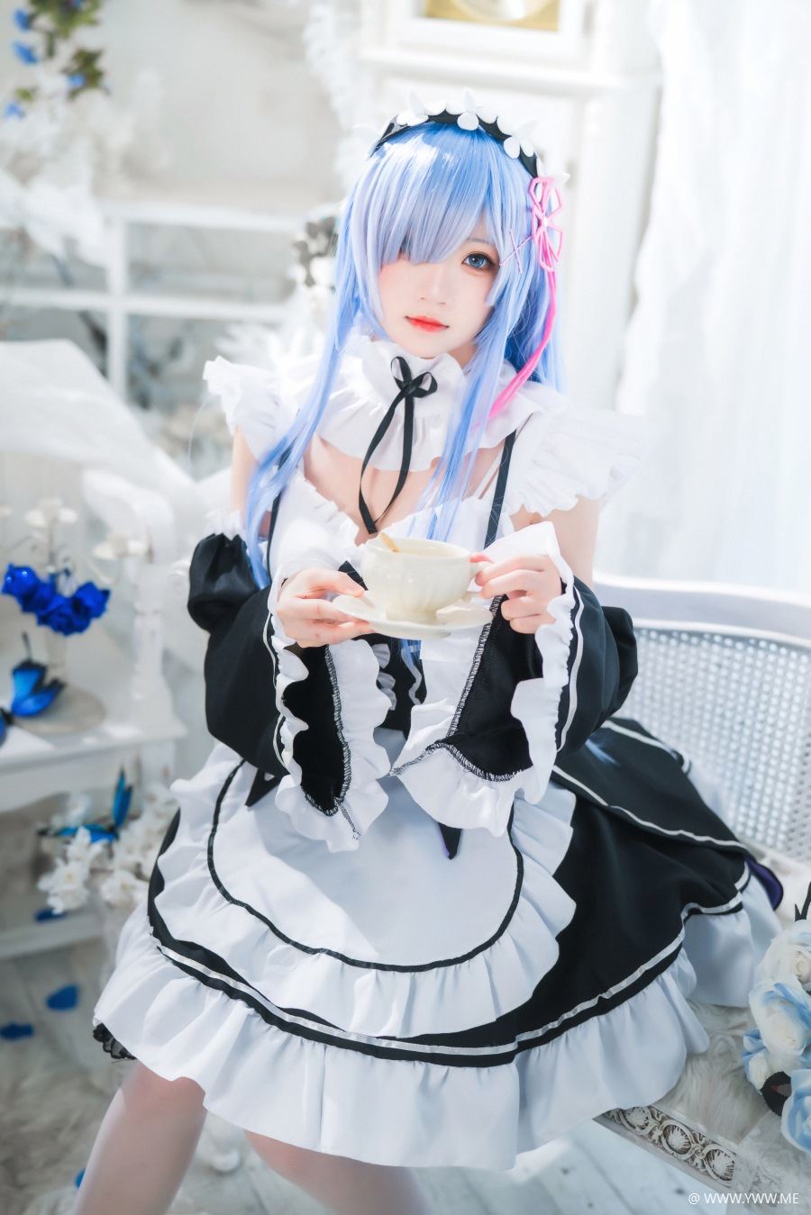 萝莉风COS 桜桃喵 – 长发蕾姆02-像素点