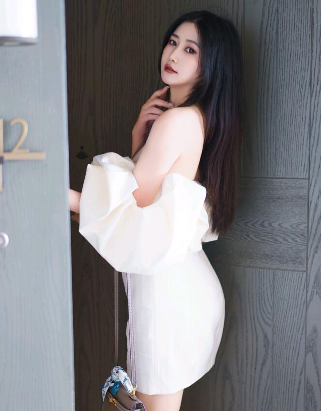 [XiuRen秀人网] 2022.12.22 No.6032 laura阿姣 三亚旅拍